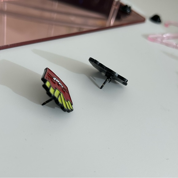 Cute Cat Burger and Fries Enamel Pins - Picture 7 of 8